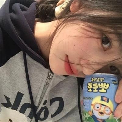 夏日天空的那匹红马